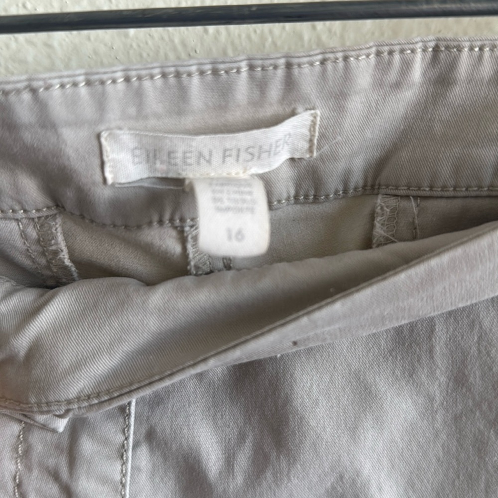EILEEN FISHER Women’s Classic Beige Pants. - Picture 4 of 12